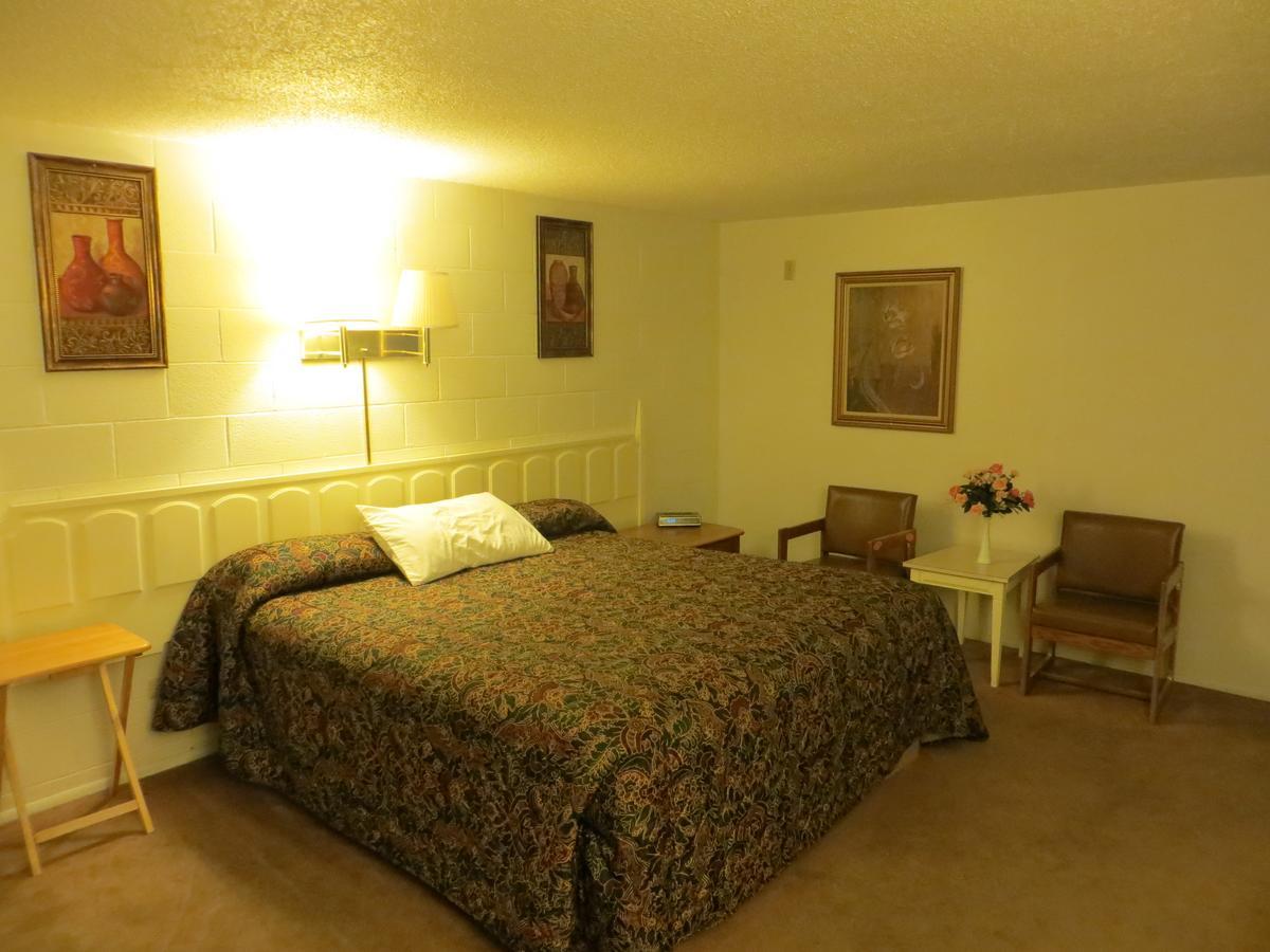 Holiday Lodge Hawthorne Room photo